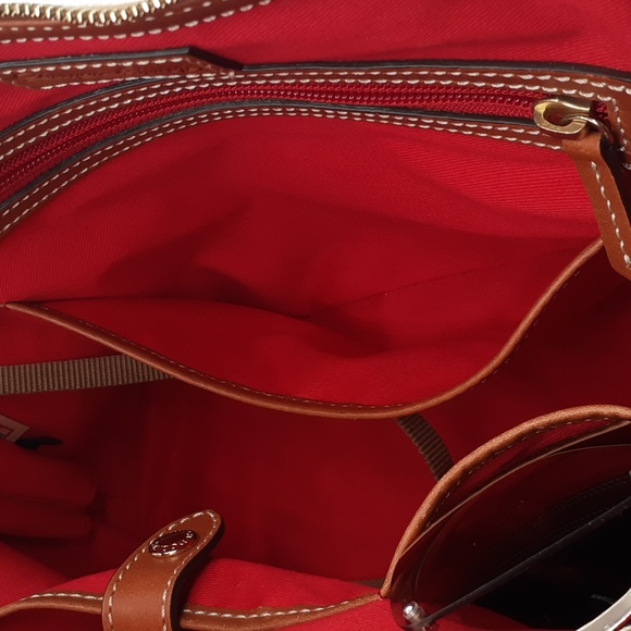 EUC Dooney & Bourke Crisp White and Tan Leather Dome Satchel - Picture 7 of 10